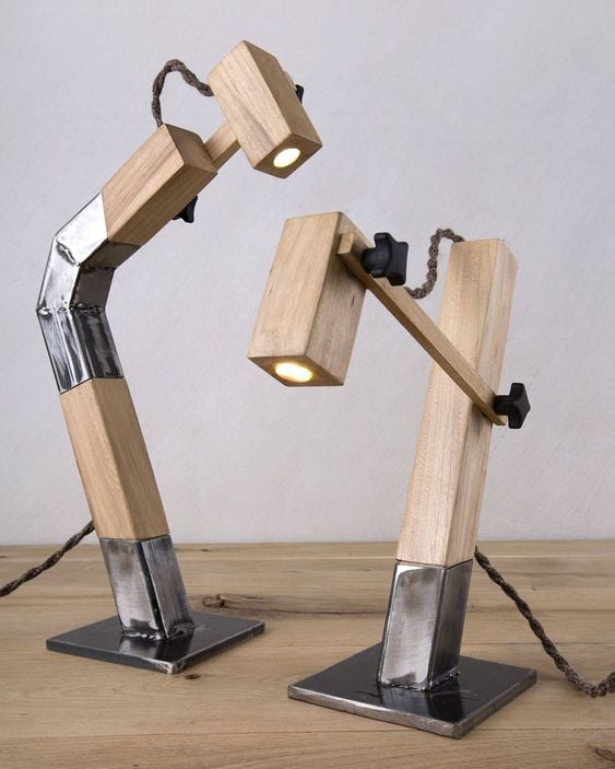 16 lámparas de madera artesanales que parecen robots. - GeoCax | GeoCax